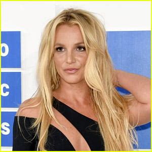 brittany spears mude|Britney Spears goes completely naked on the beach in 'beautiful treat.